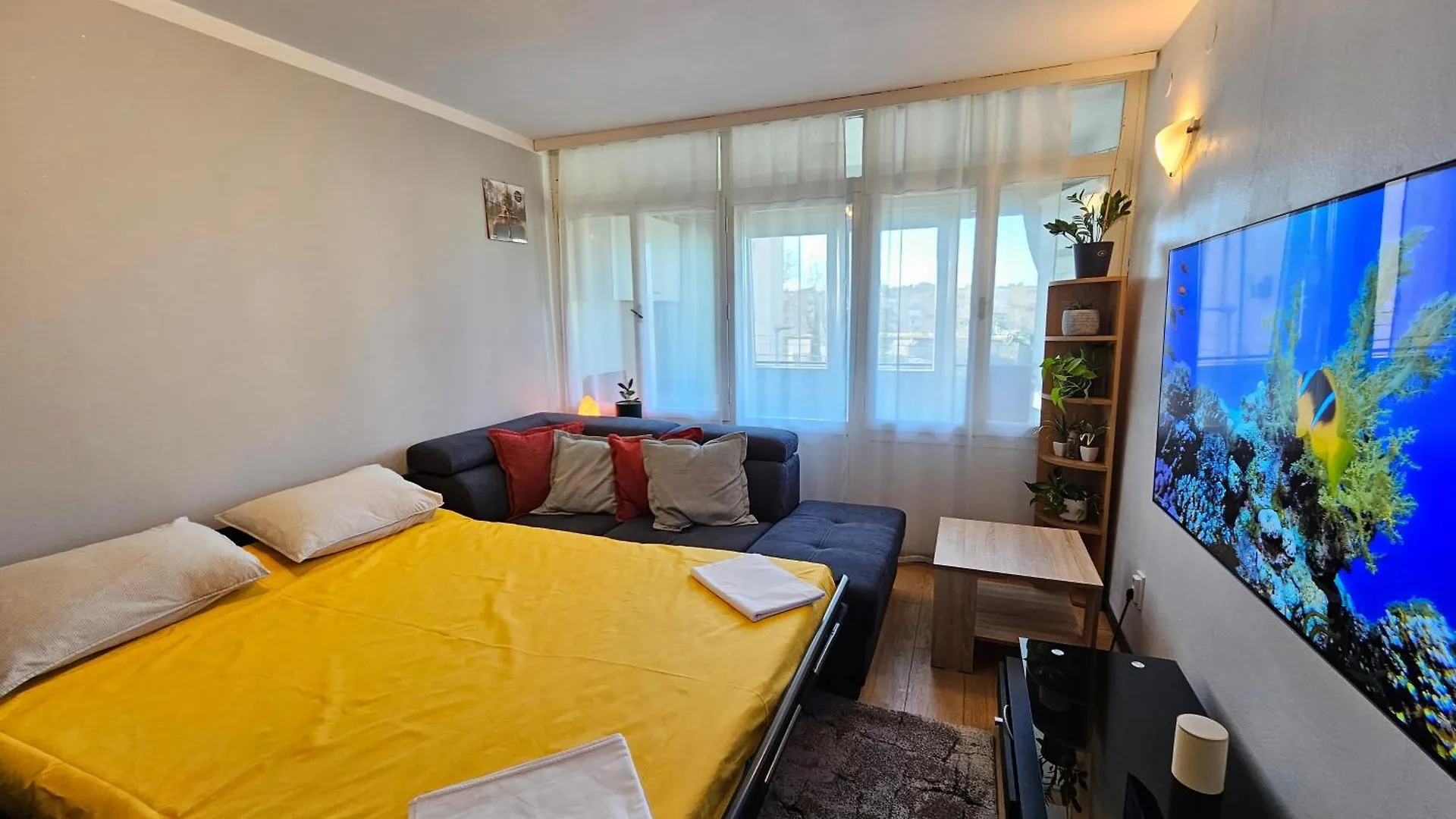 Great Flat Few Minutes From The Beach! Pula
